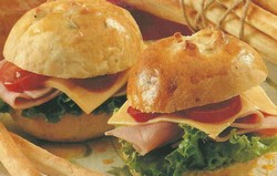 Sandwiches con Jamón y Queso
